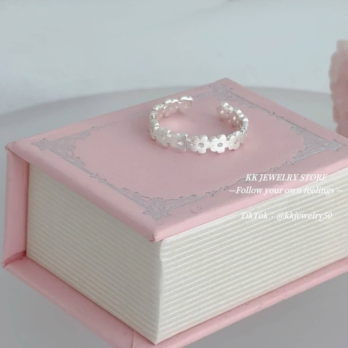 Plain ring small flower brushed frosted ring