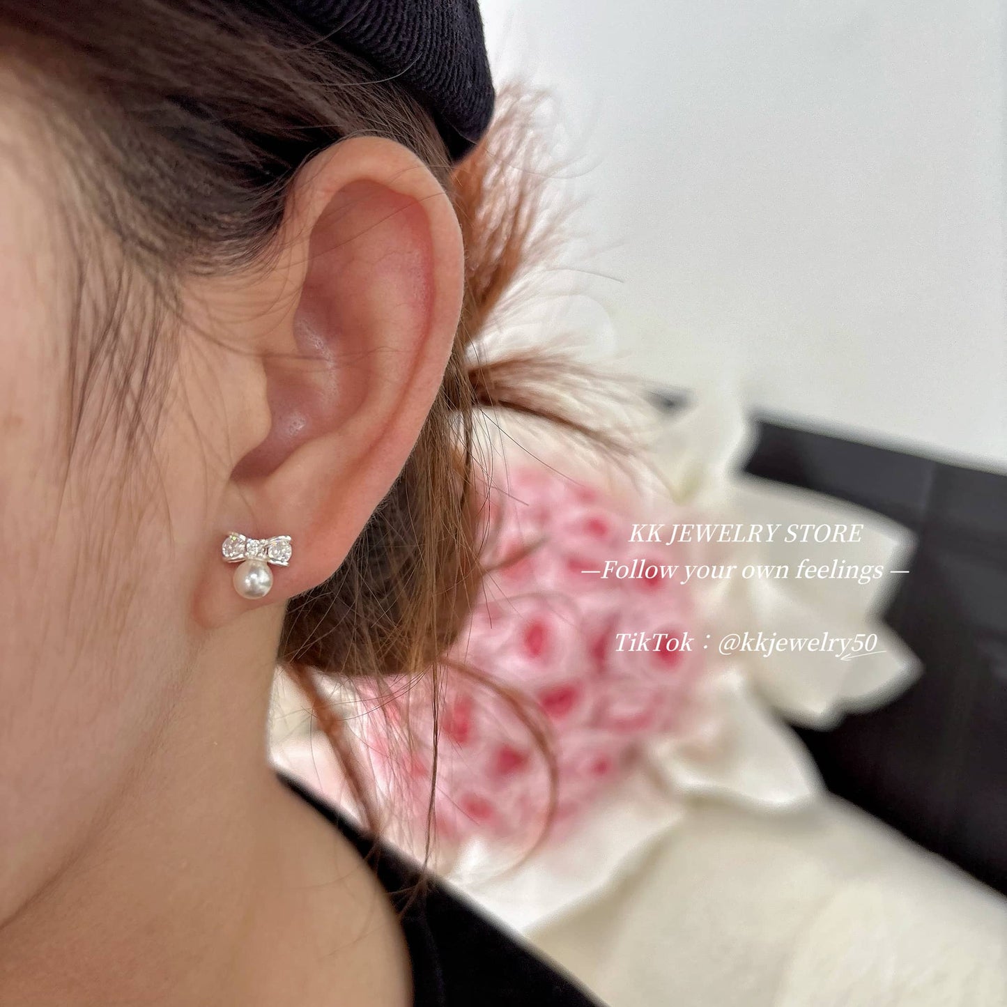S925 Sterling Silver Bow Pearl Mini Stud Earrings