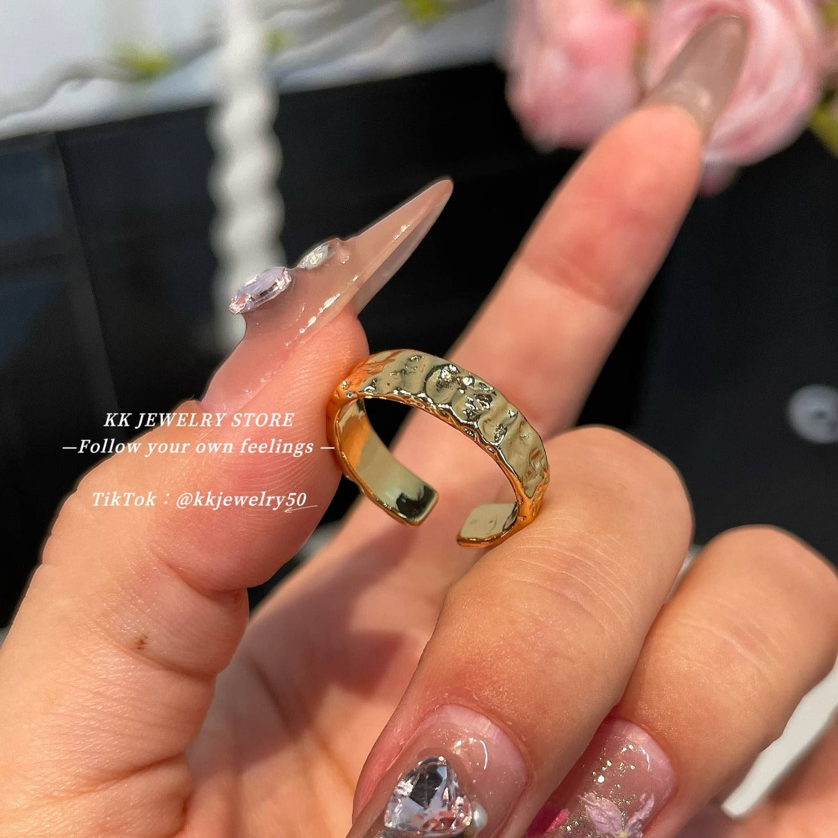 Minimalist texture ring ring