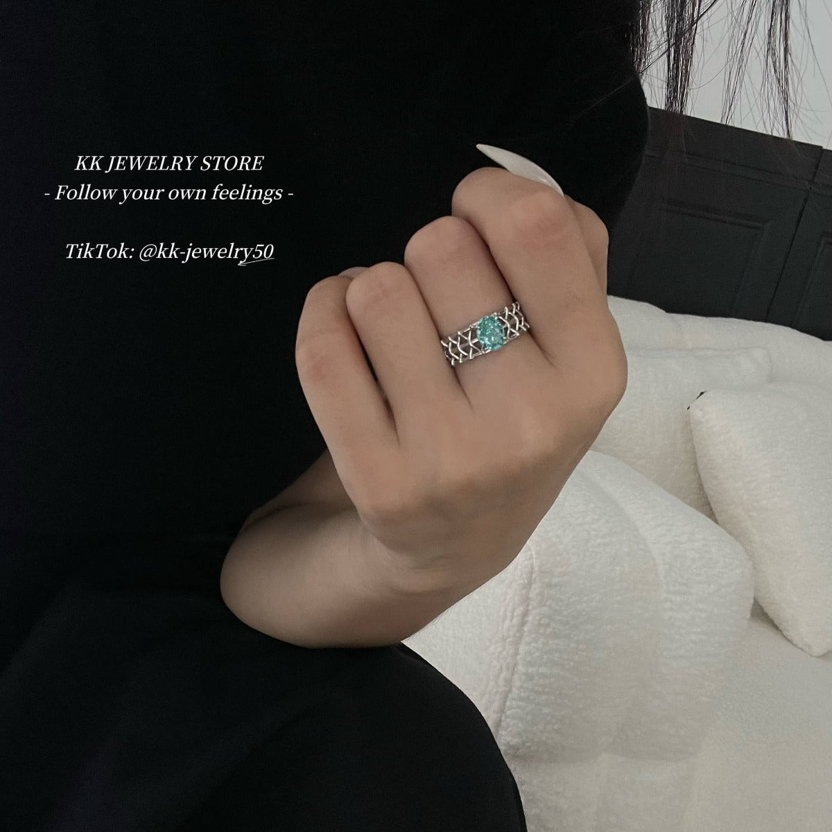 S925 Silver Paraiba Tourmaline 6 * 8 Oval Ring