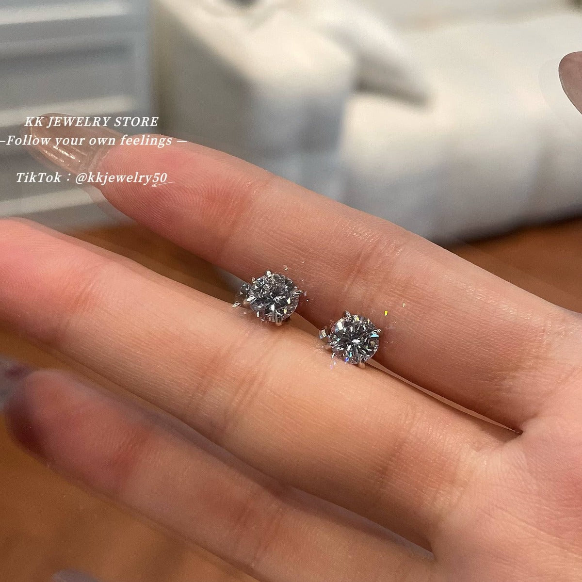 S925 Silver Classic 8mm Round Minimalist High Carbon Diamond Stud Earrings