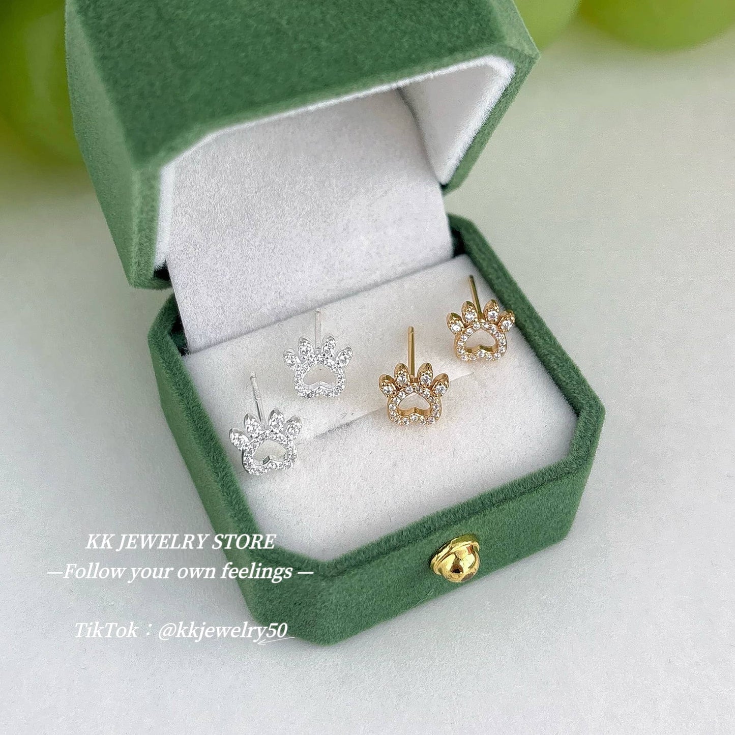 S925 silver hollow cat claw stud earrings