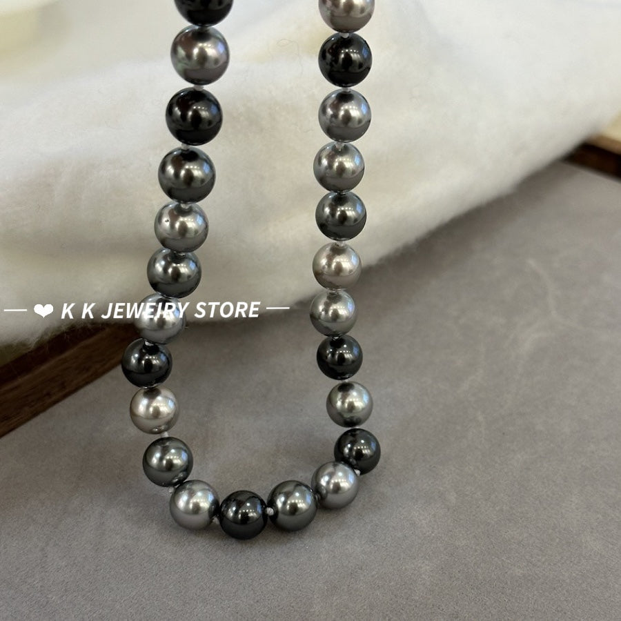 قلادة من اللؤلؤ الرمادي الأخضر الرمادي