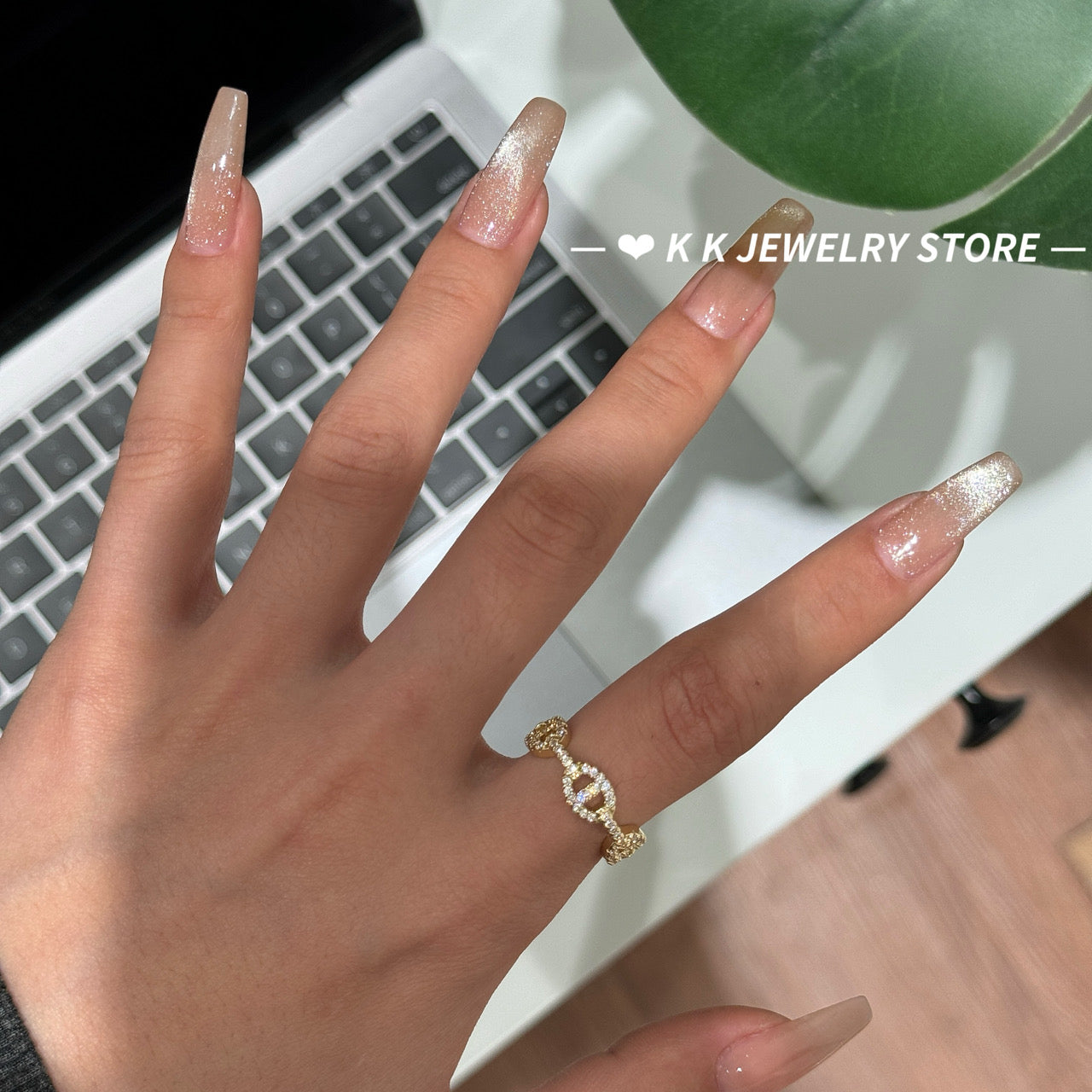 Pig Nose Diamond-Inlaid Beaded Ring