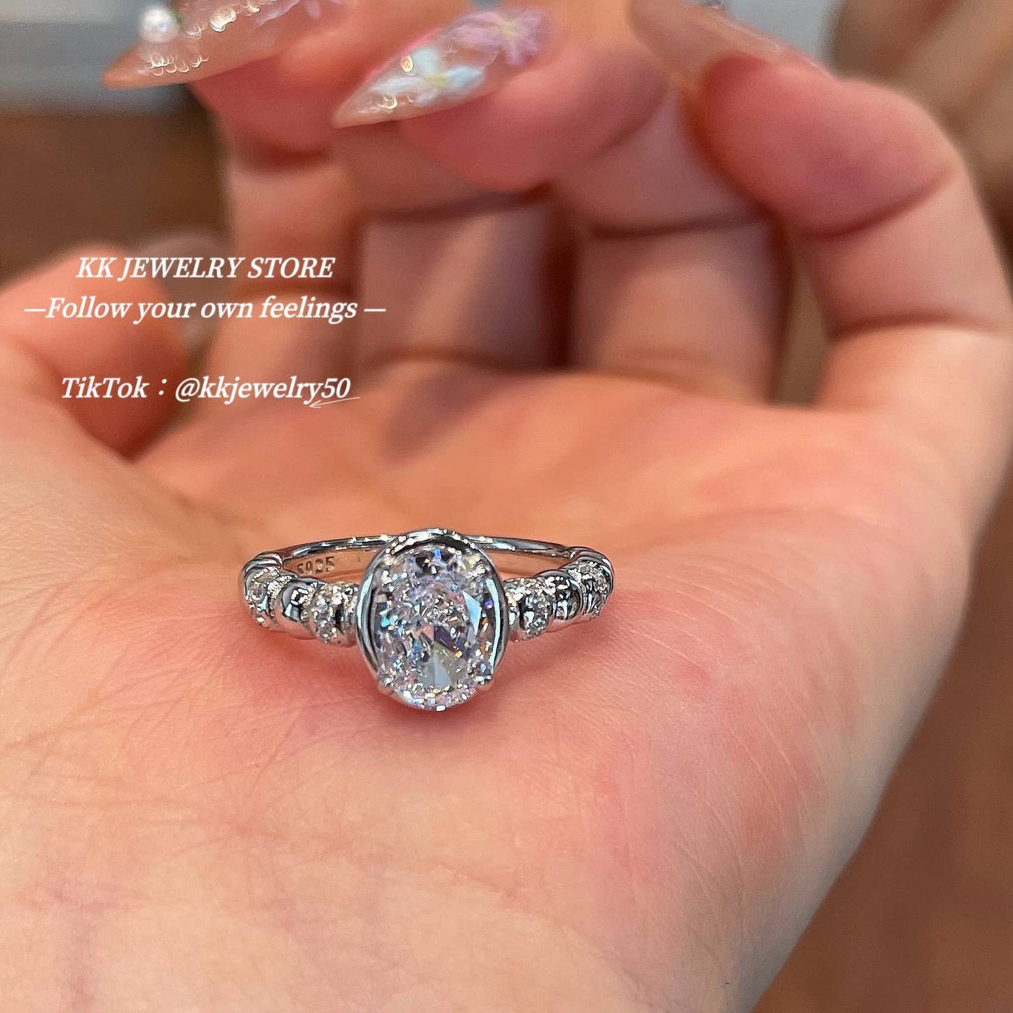 S925 Sterling Silver Oval Bubble Ice Flower Cut Ring