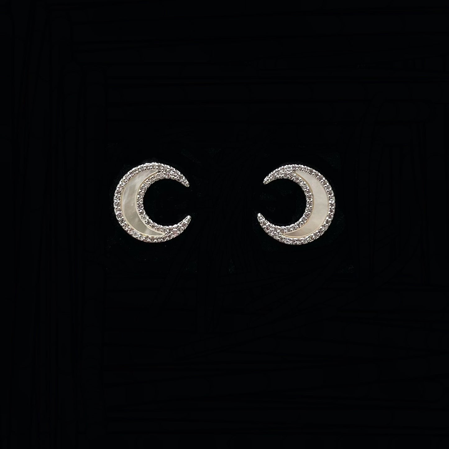 Sterling silver moon set with diamond shell stud earrings