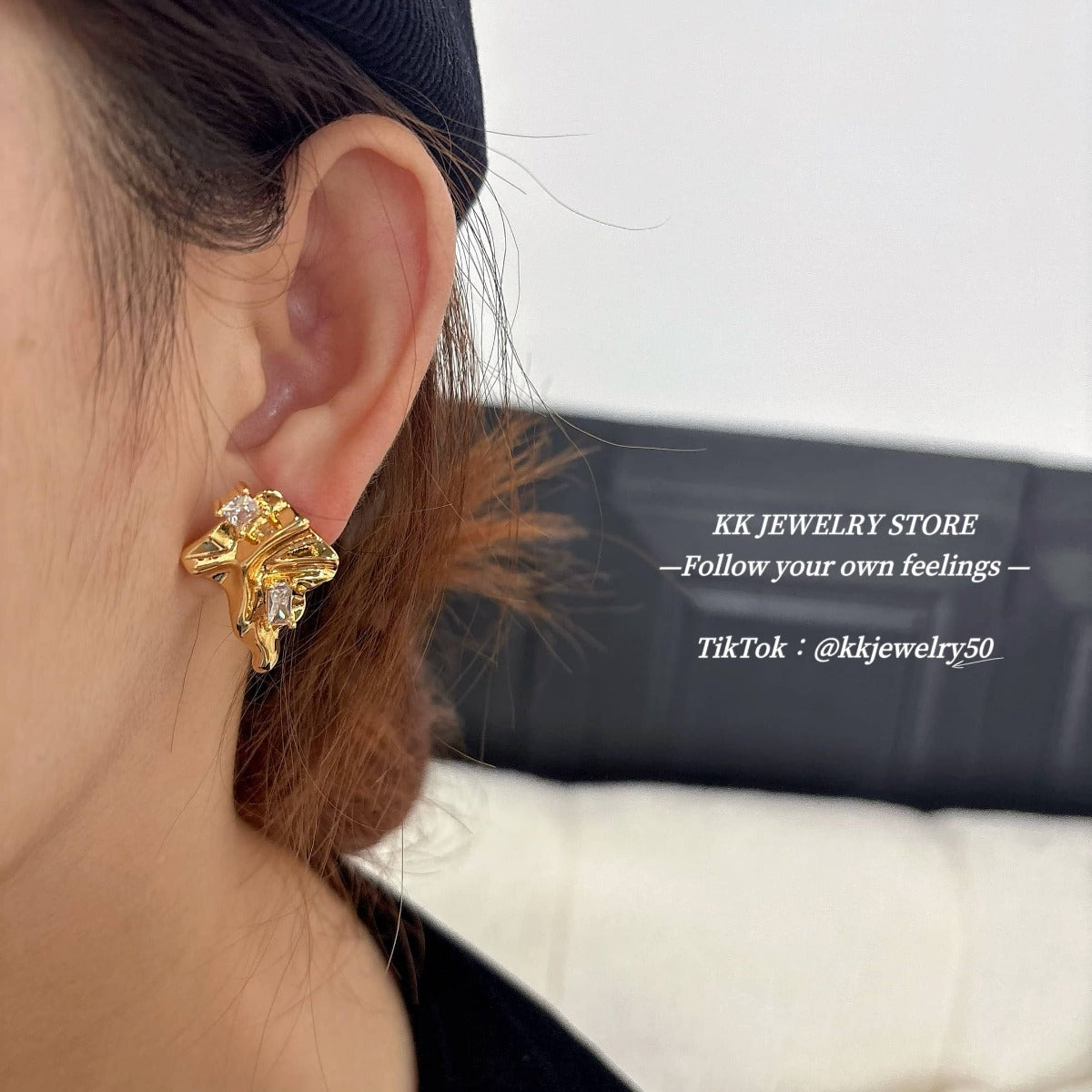 Irregularly pleated earrings 925 silver needles