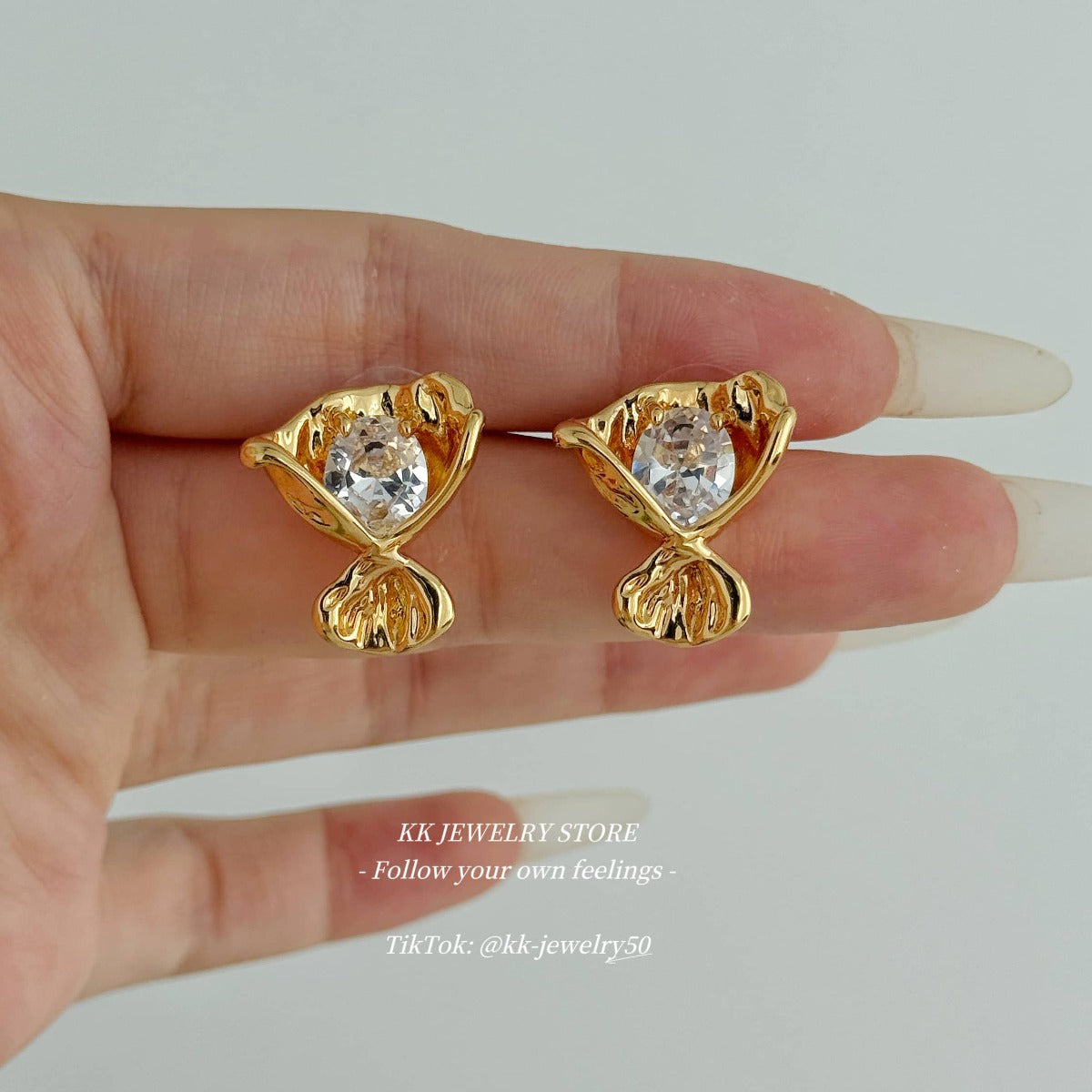 Wrinkled Hand Bouquet Candy Stud Earrings