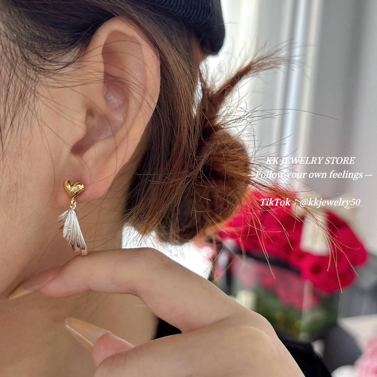 Premium love feather stud earrings