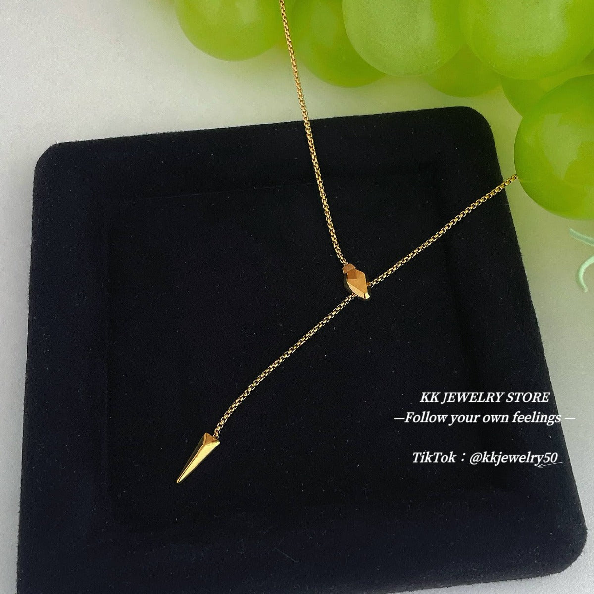 Drawable snake bone necklace