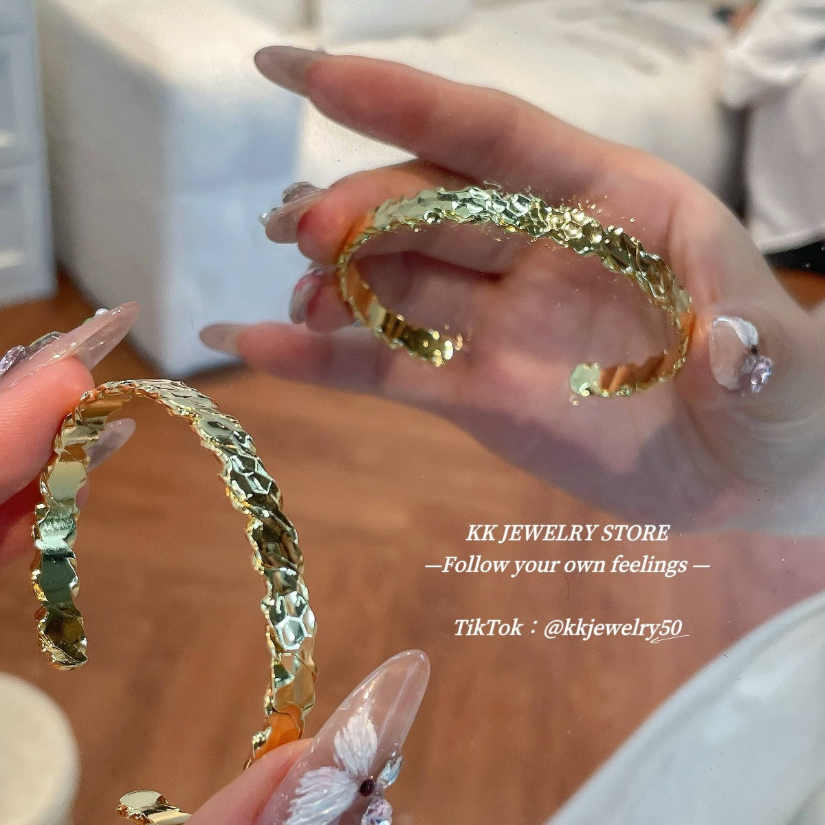 Irregular pleated open bracelet