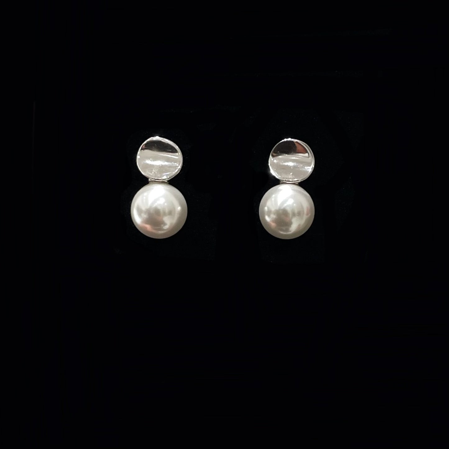 925 silver curved faux pearl stud earrings