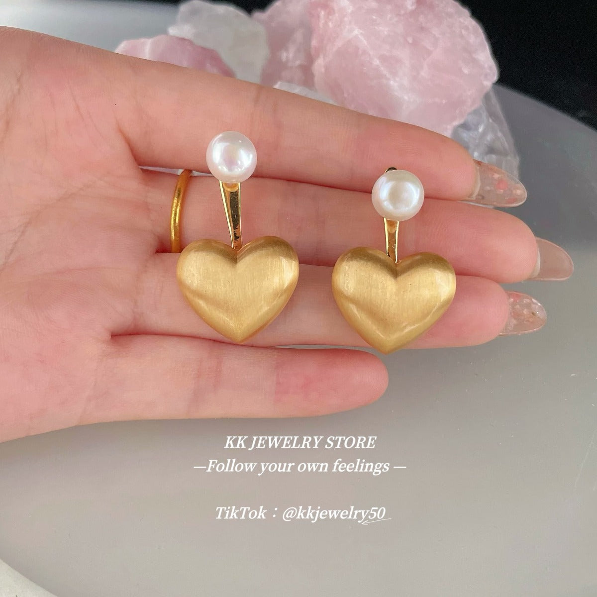 925 Silver Needle Freshwater Pearl Brushed Love Earrings