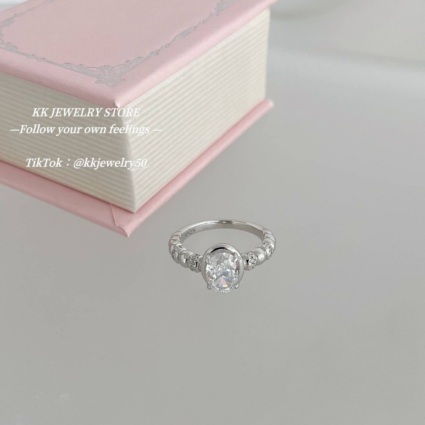 S925 Sterling Silver Oval Bubble Ice Flower Cut Ring