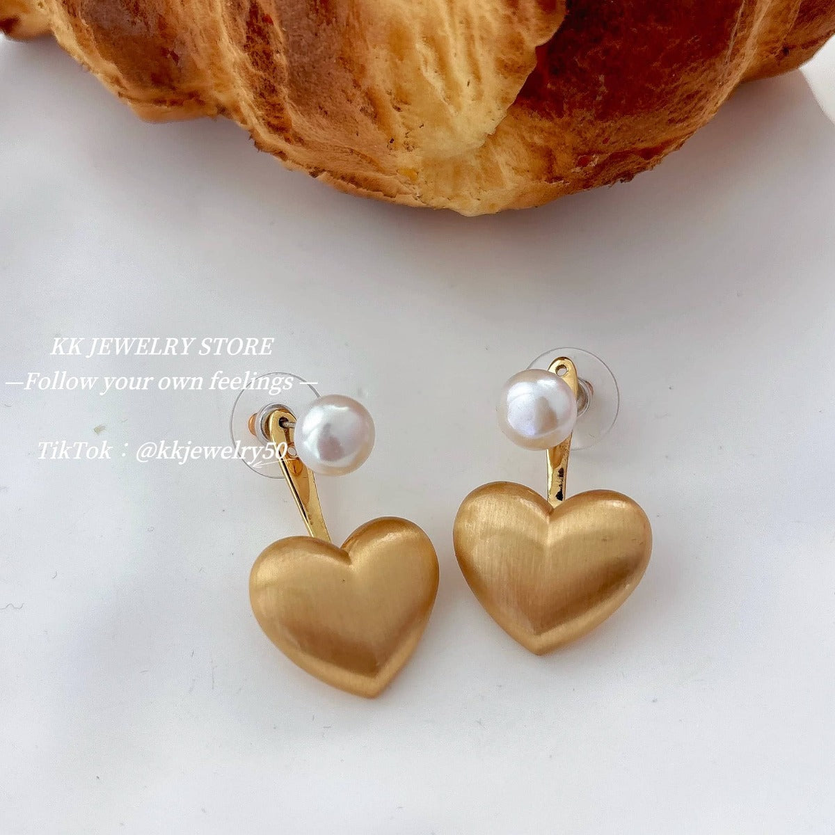 925 Silver Needle Freshwater Pearl Brushed Love Earrings