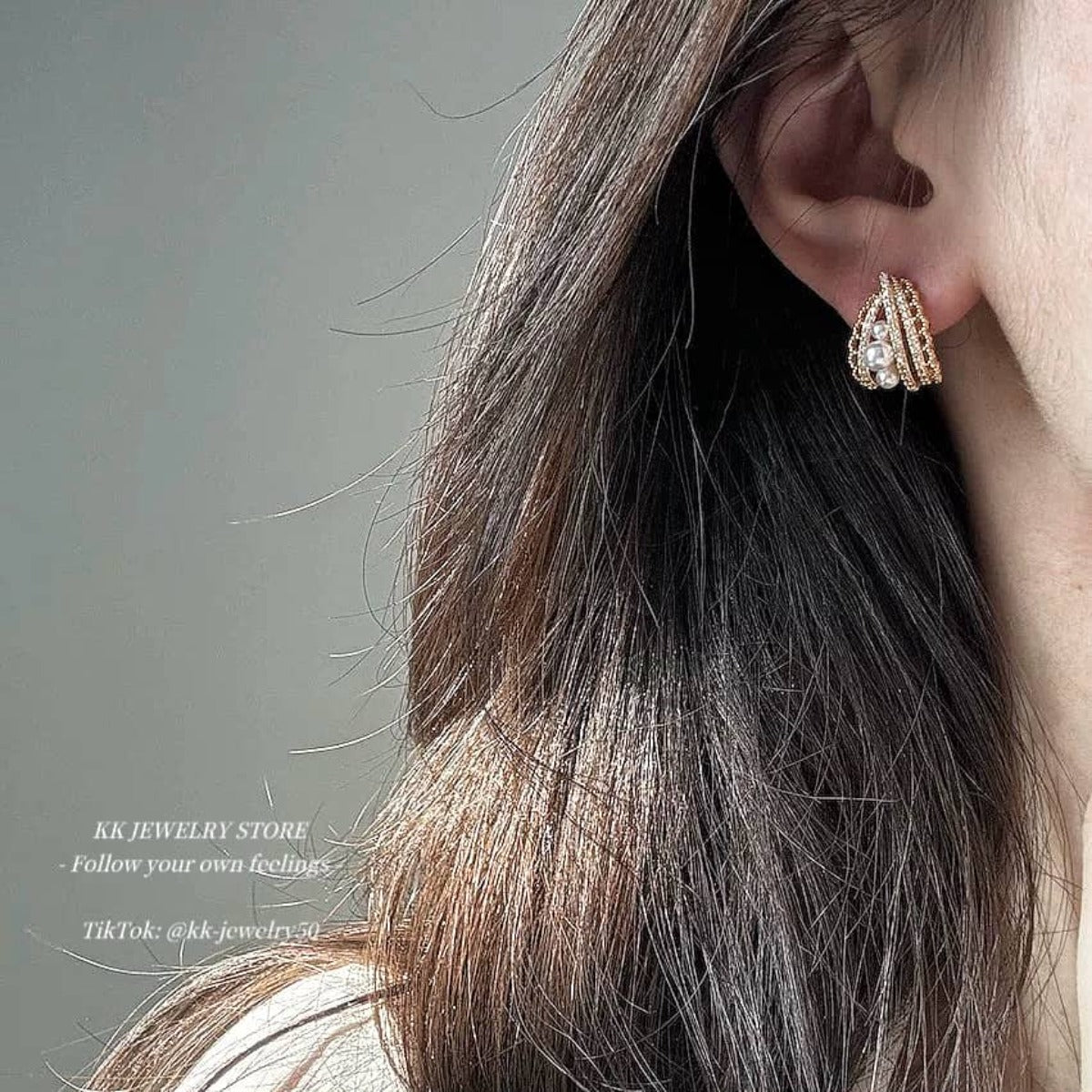 Diamond gold pearl earrings