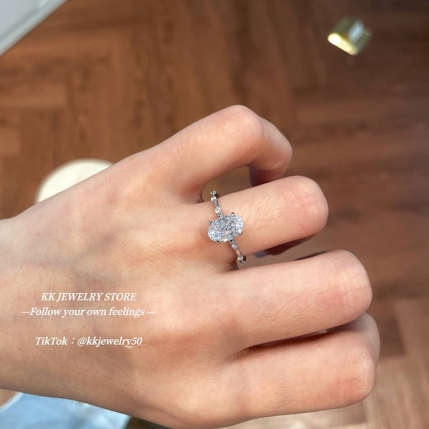 S925 Sterling Silver Oval 6 * 9 Ice Flower Cut High Carbon Diamond Ring