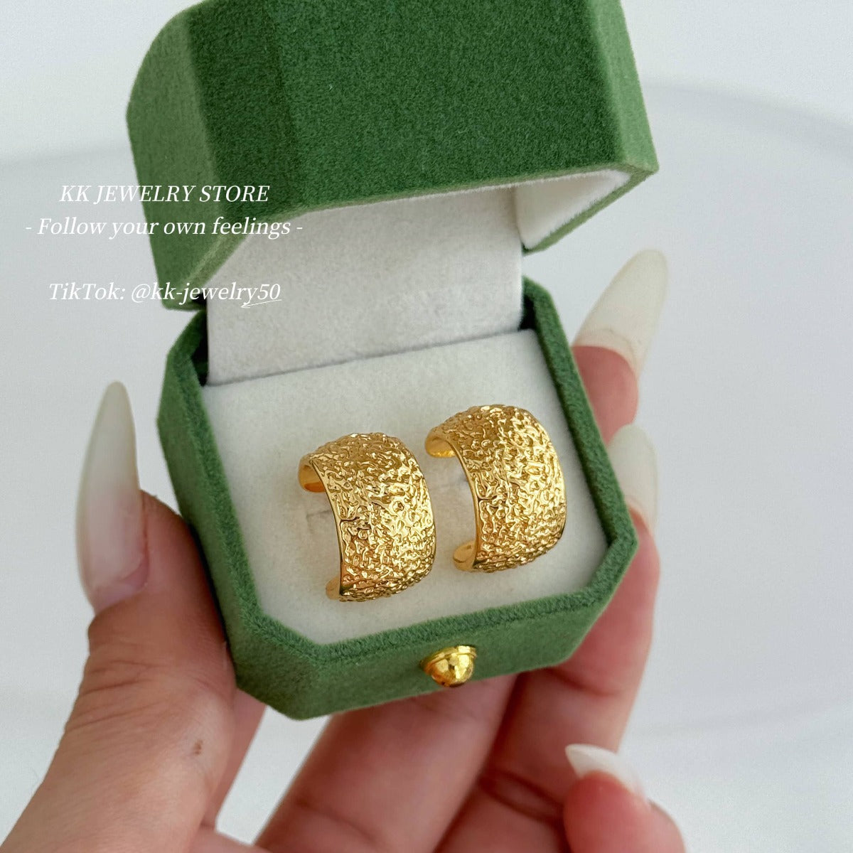 925 Silver Needle Gold C-pleated Textured Earrings