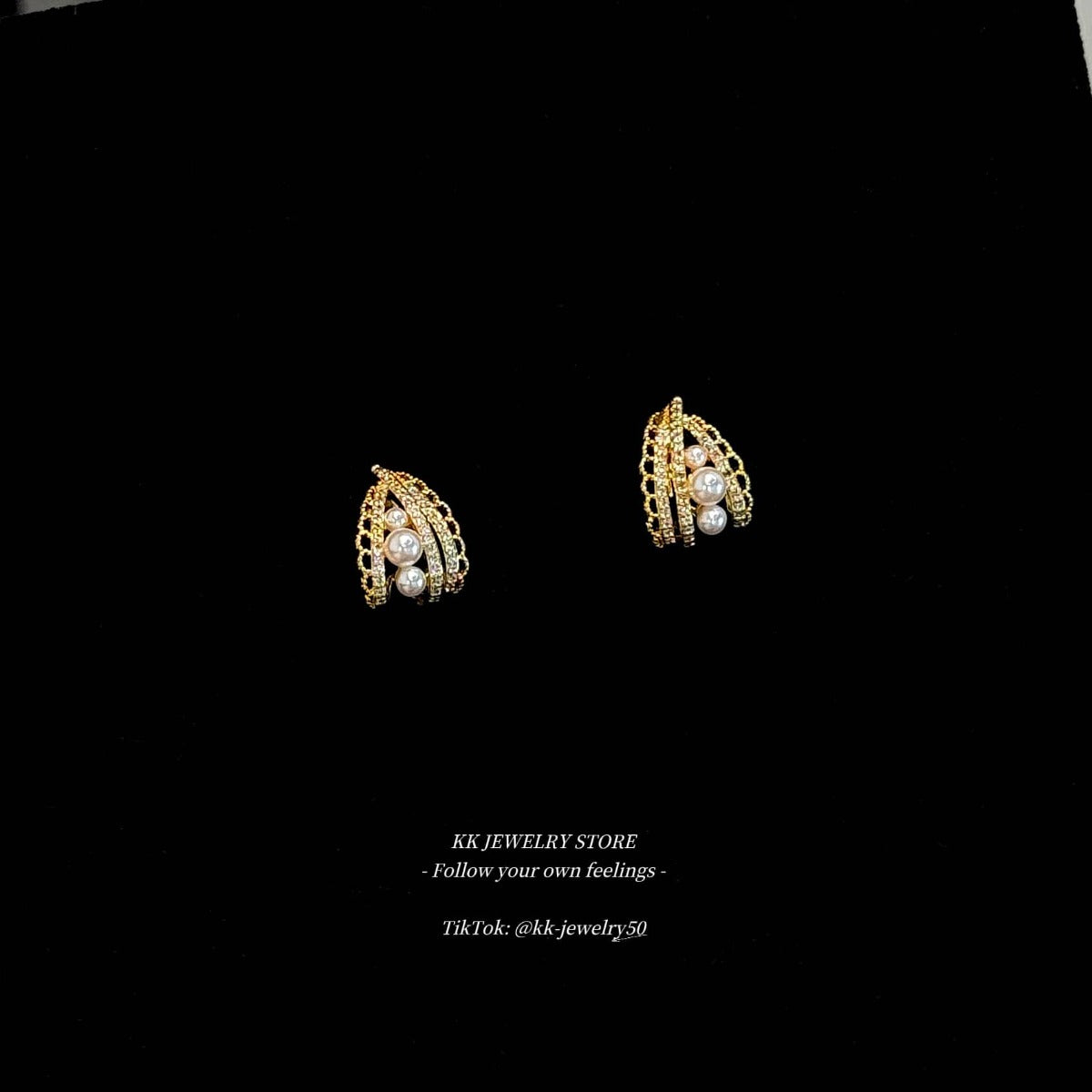 Diamond gold pearl earrings