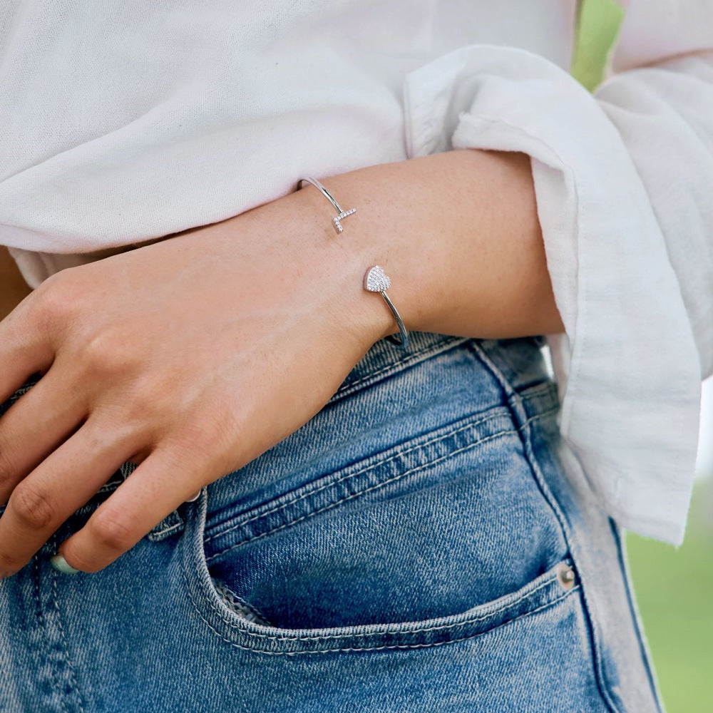 925 sterling silver bracelet with 26 letters of heart symmetrical design