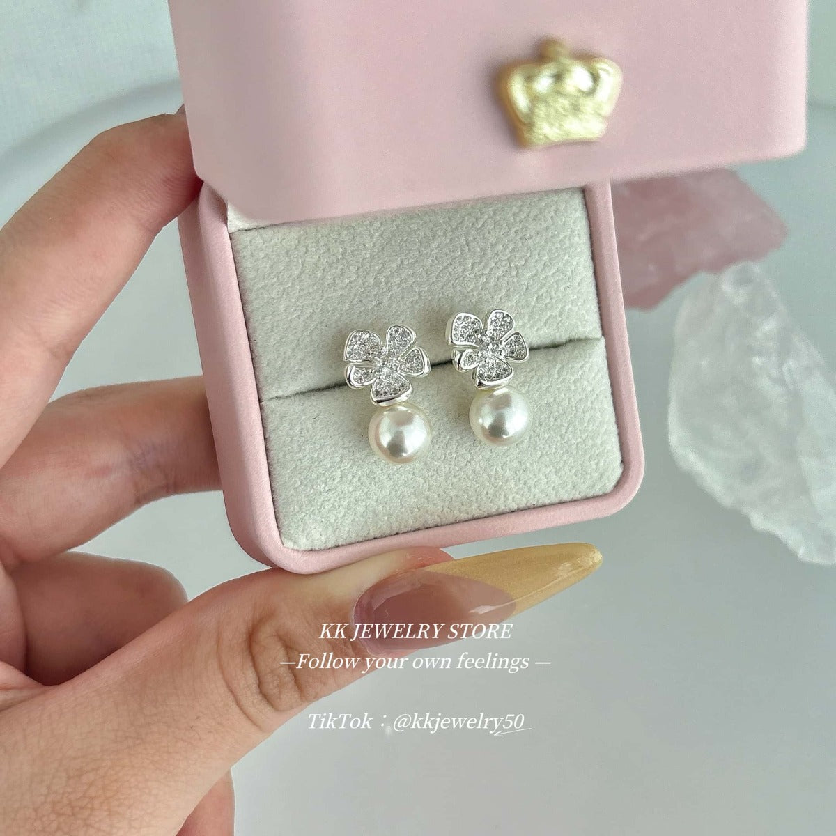 S925 Sterling Silver Petal Pearl Stud Earrings