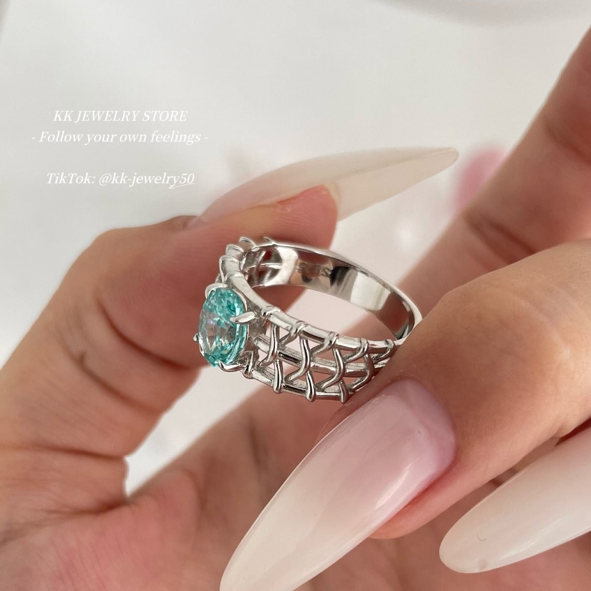 S925 Silver Paraiba Tourmaline 6 * 8 Oval Ring