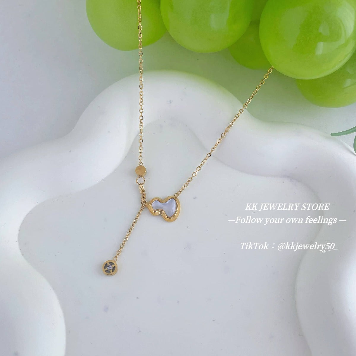Fritillary gourd necklace