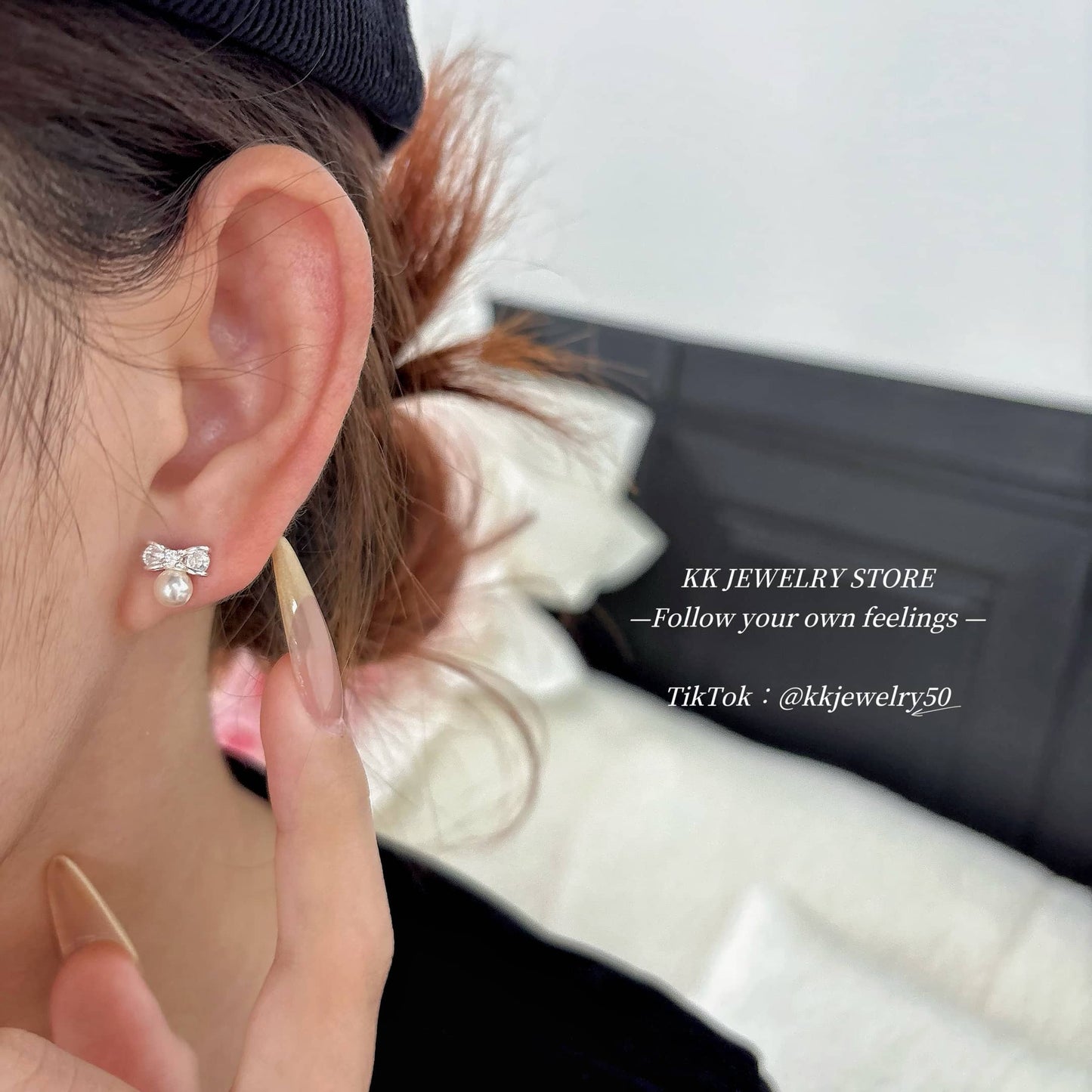 S925 Sterling Silver Bow Pearl Mini Stud Earrings