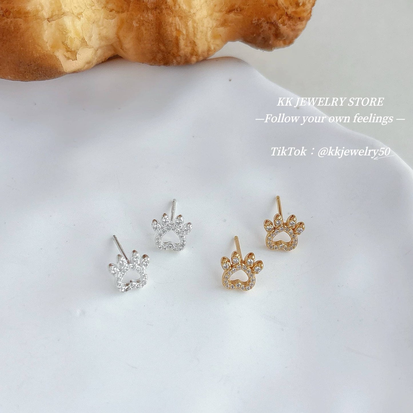 S925 silver hollow cat claw stud earrings