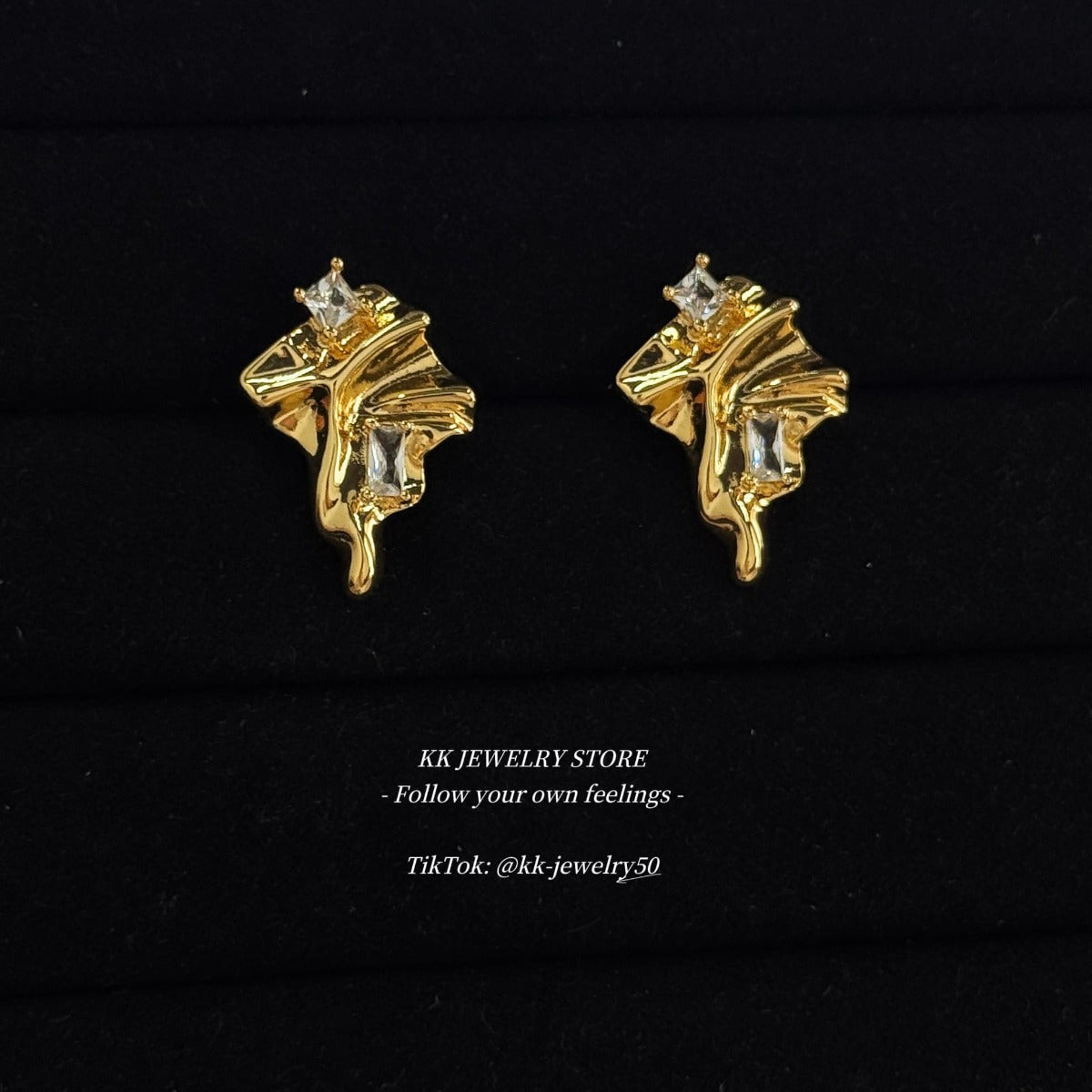 Irregularly pleated earrings 925 silver needles