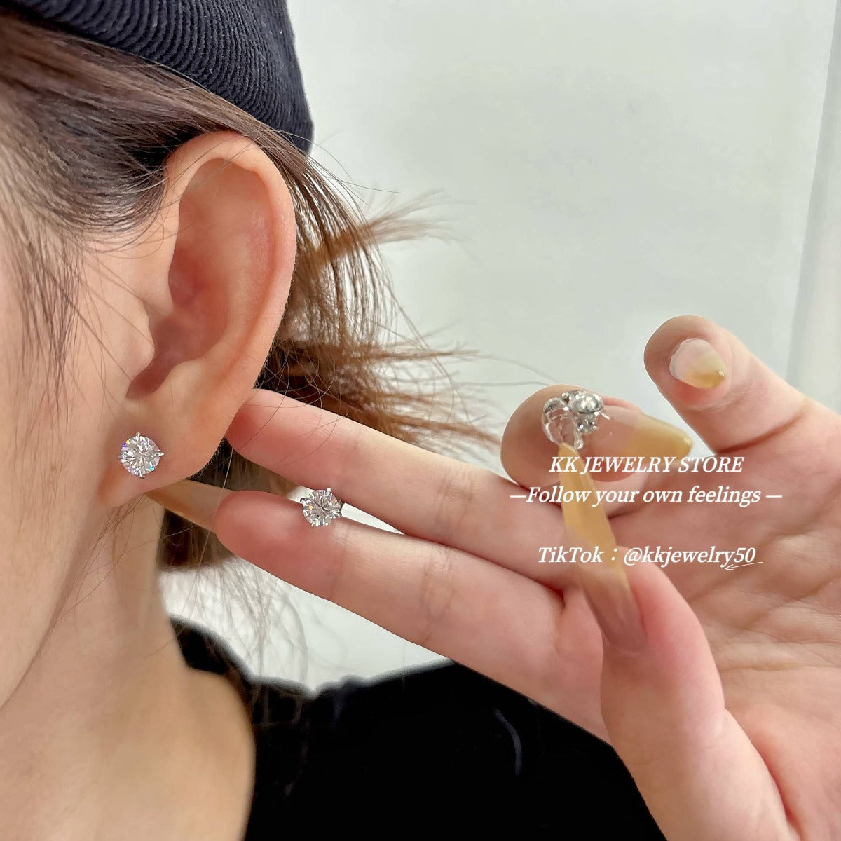 S925 Silver Classic 8mm Round Minimalist High Carbon Diamond Stud Earrings