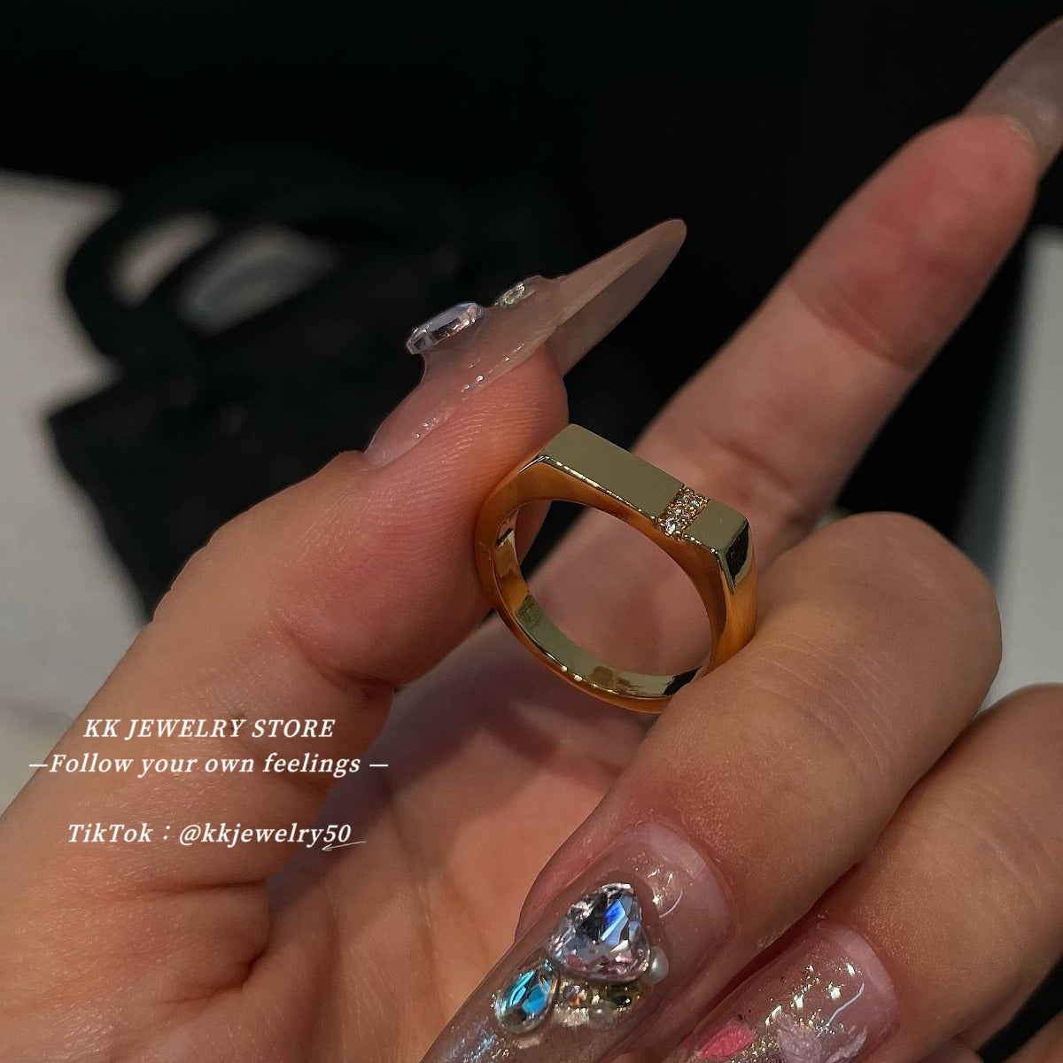 High texture cut line ring
