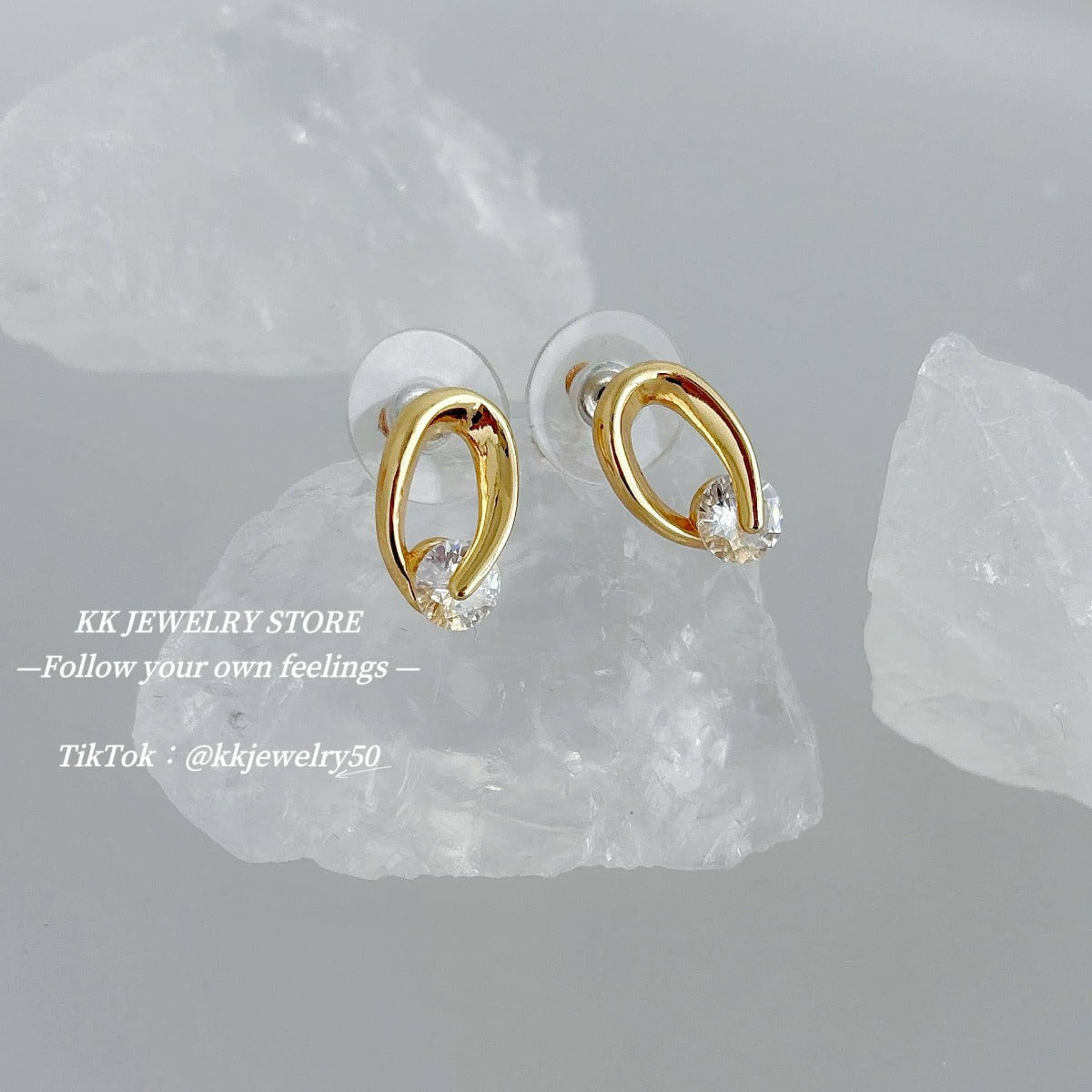 925 Silver Needle Compact Shining Surrounded Gemstone Stud Earrings