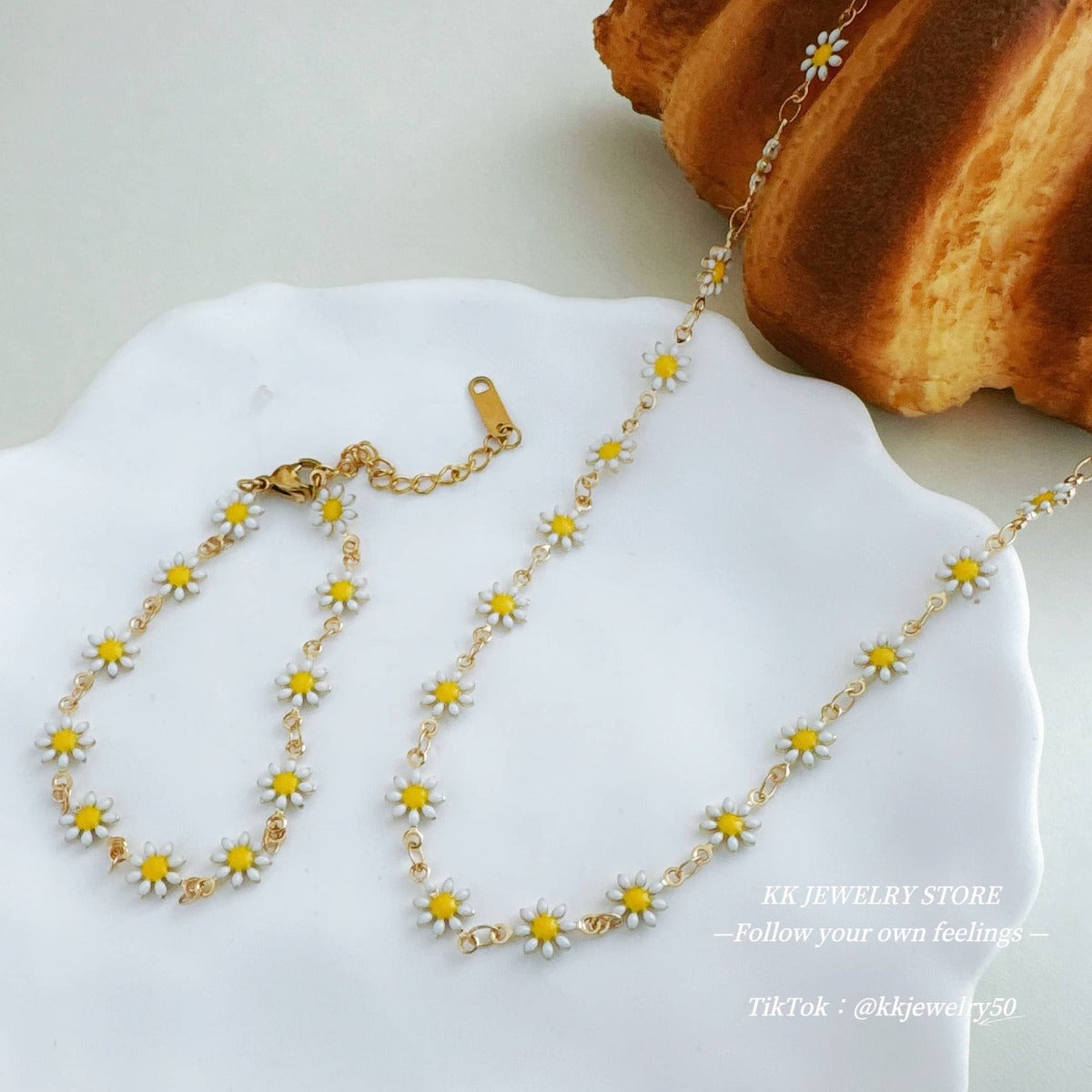 Colored Little Daisies Drop Glaze Flower Bracelet Necklace Set