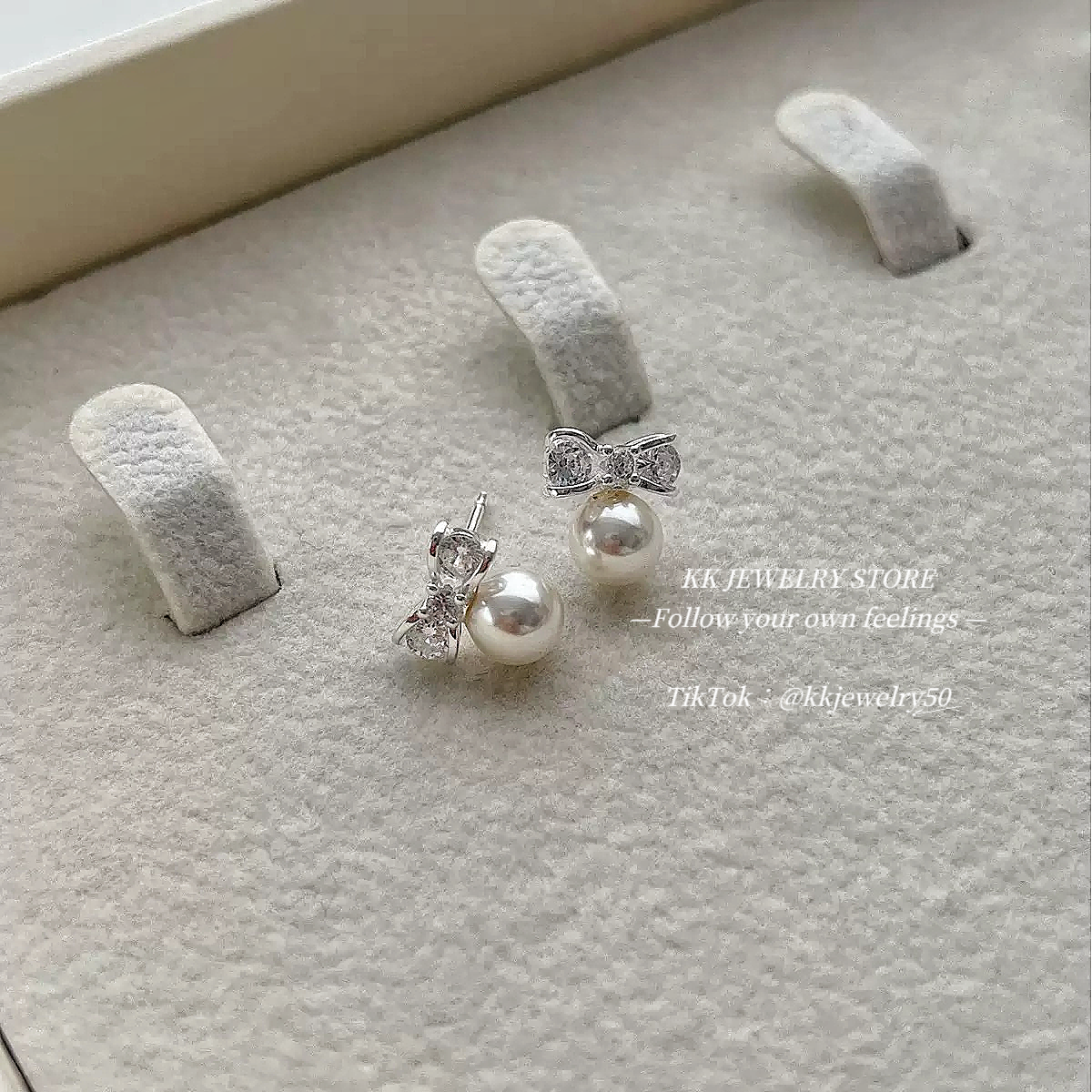 S925 Sterling Silver Bow Pearl Mini Stud Earrings