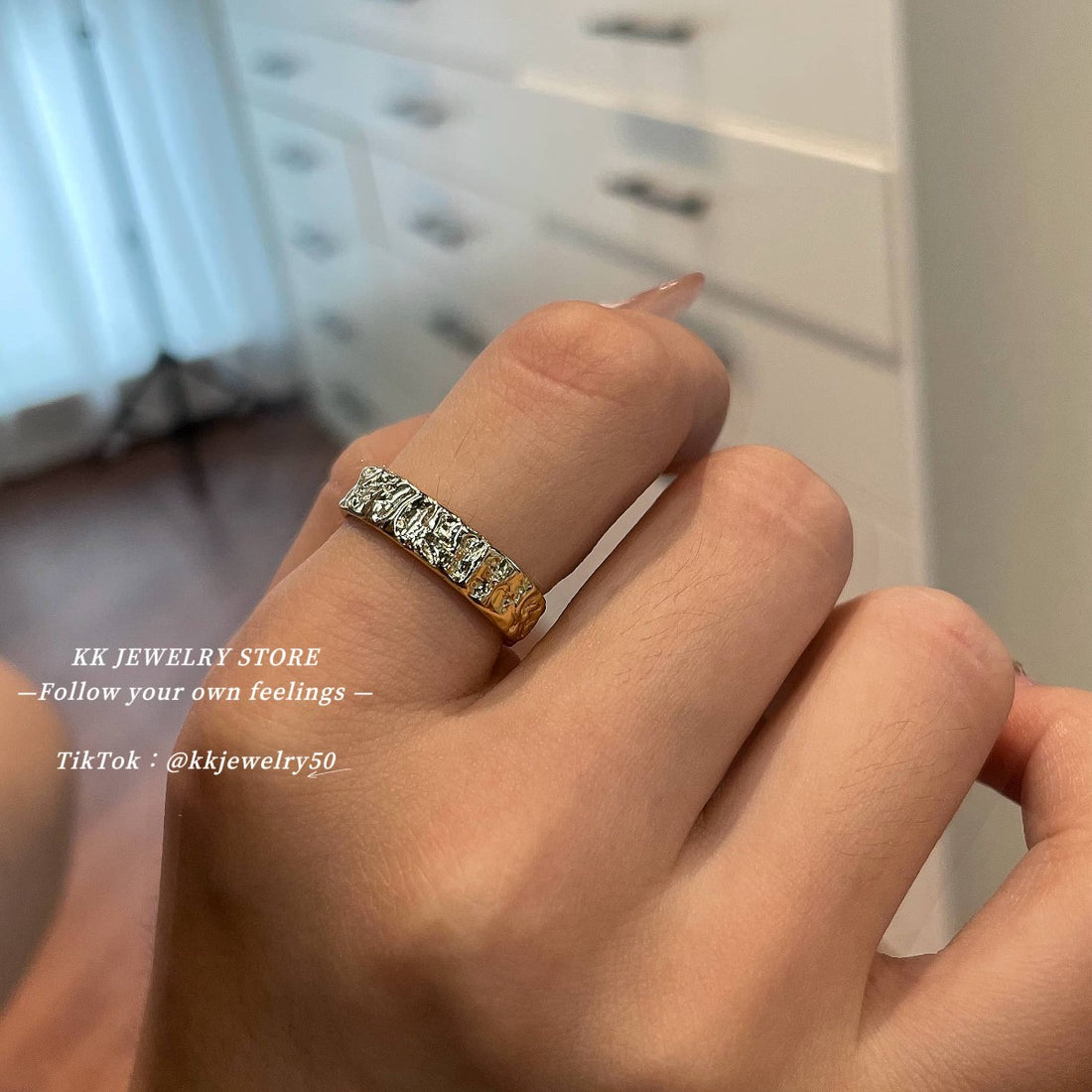 Minimalist texture ring ring