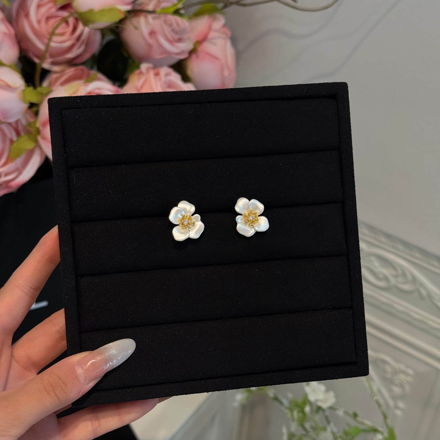 French White Pearlescent Flower Earrings