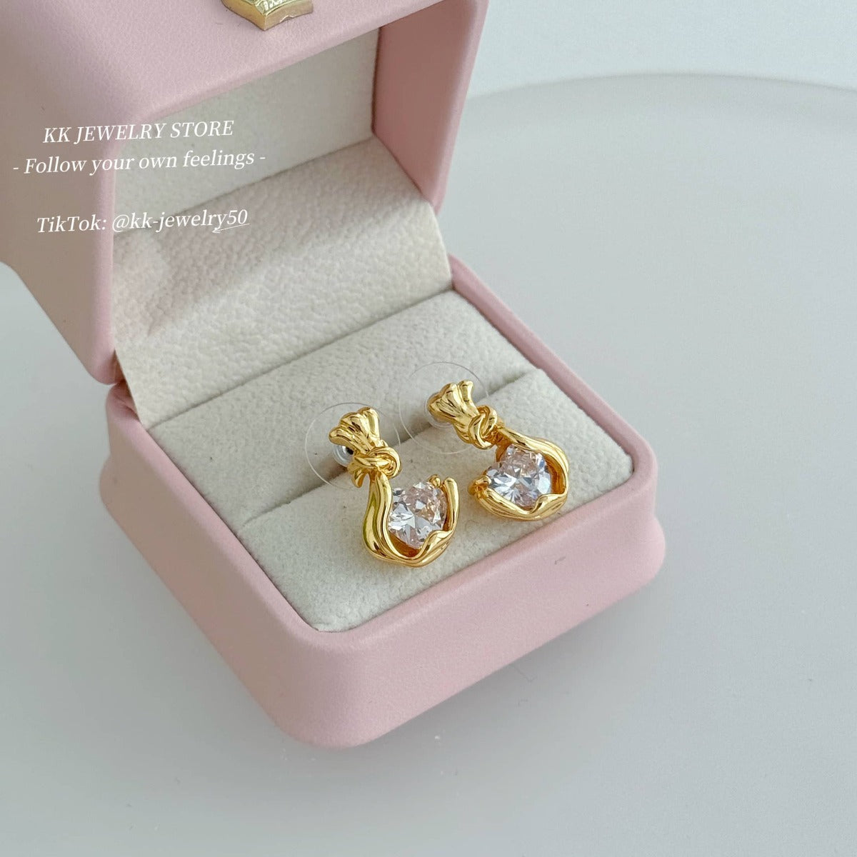 Copper micro-inlaid love zircon S925 silver needle earrings