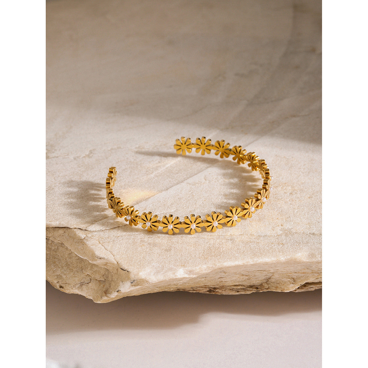 Stainless steel small daisy pearl opening bracelet