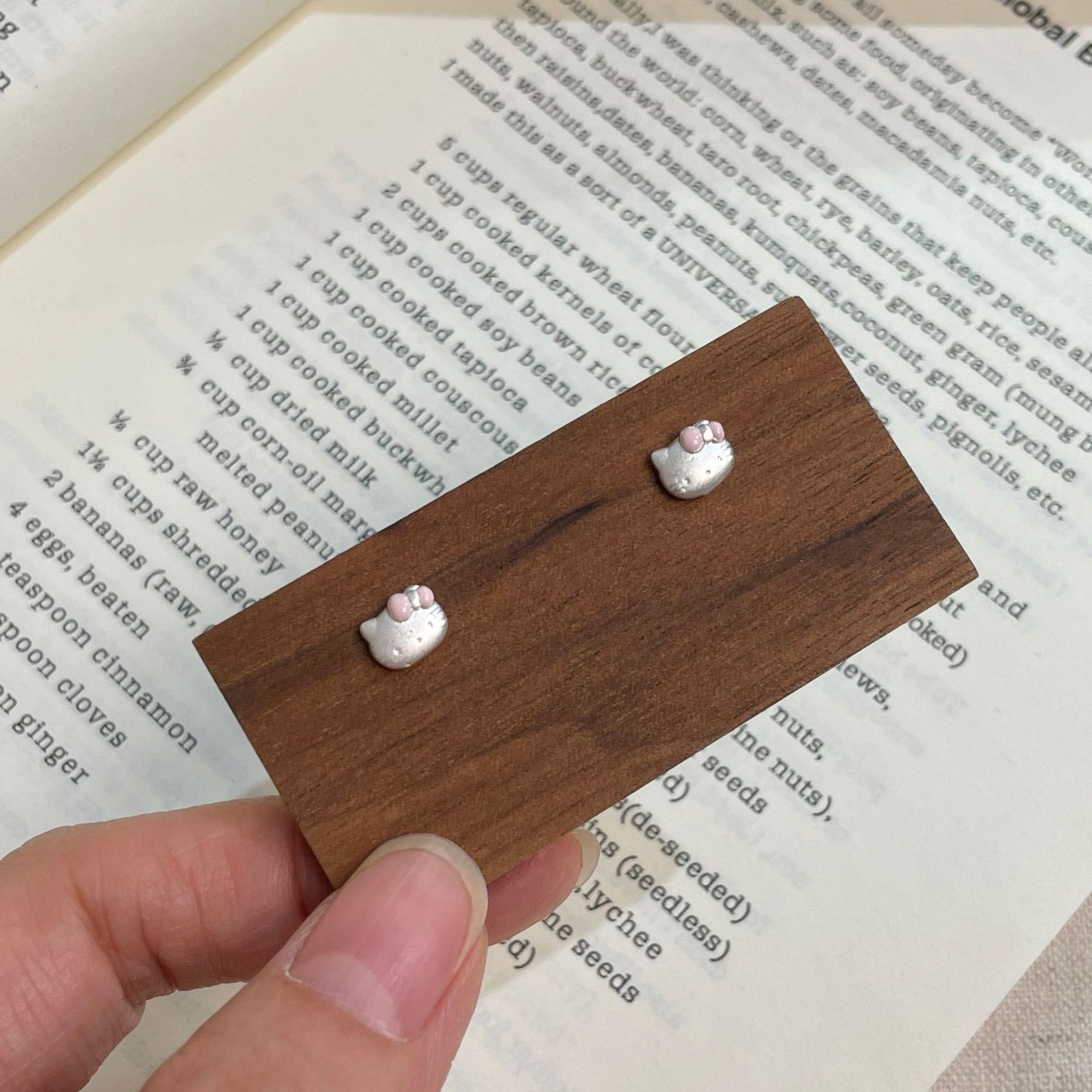 S925 Sterling Silver Bow Cat Stud Earrings