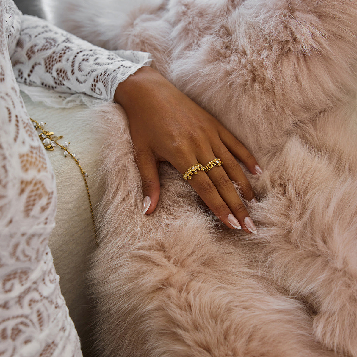 Popular rhinestone crown ring
