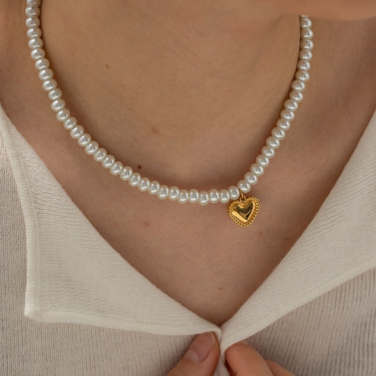 Pearl love pendant necklace