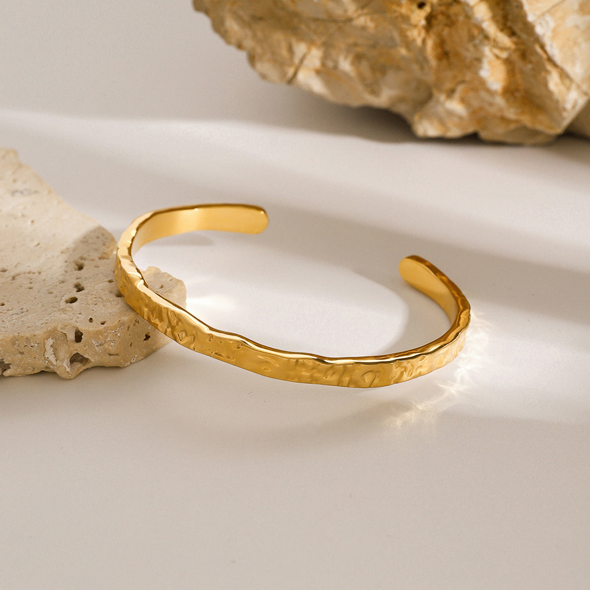 Stainless steel wavy open bracelet