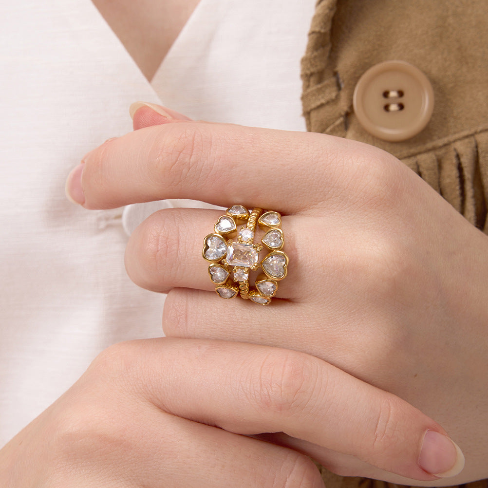 Titanium steel zircon ring does not fade