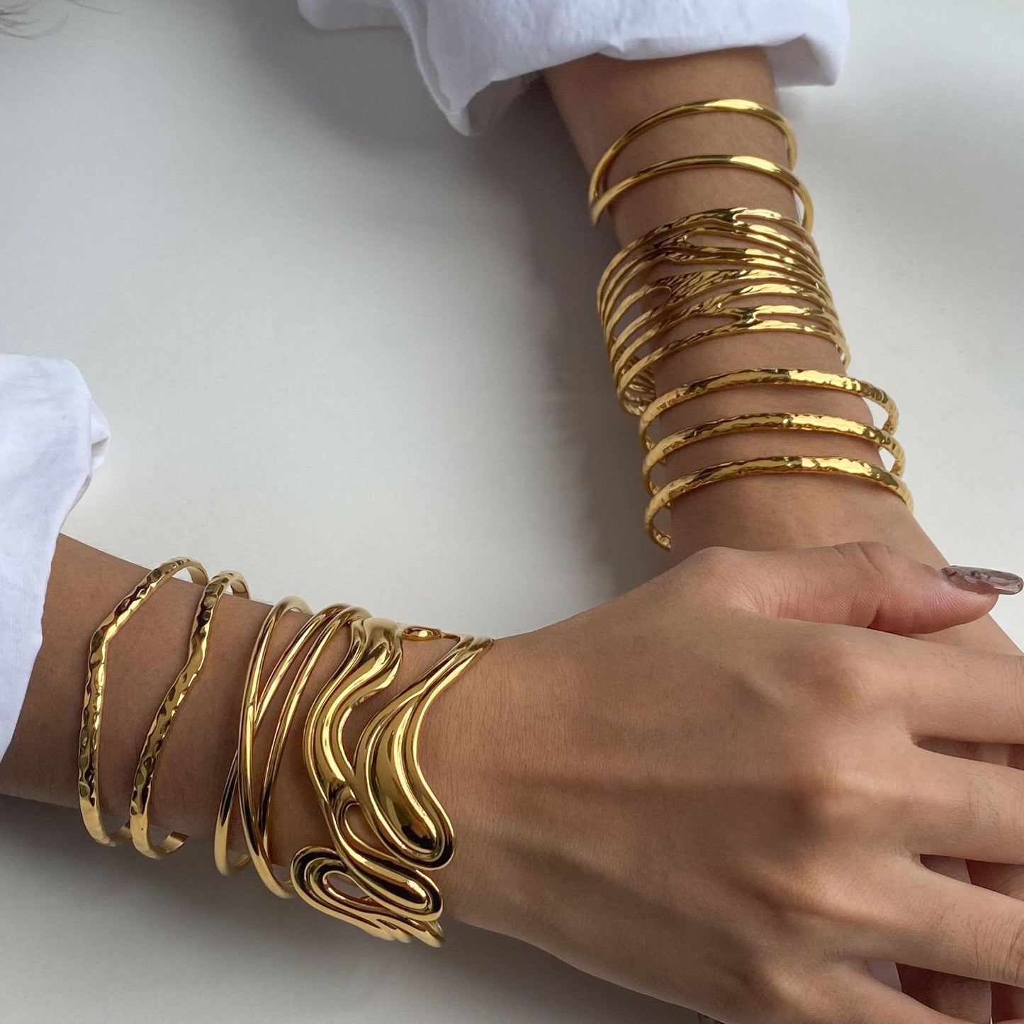 Stainless steel irregular line multi-layer hollow opening bracelet