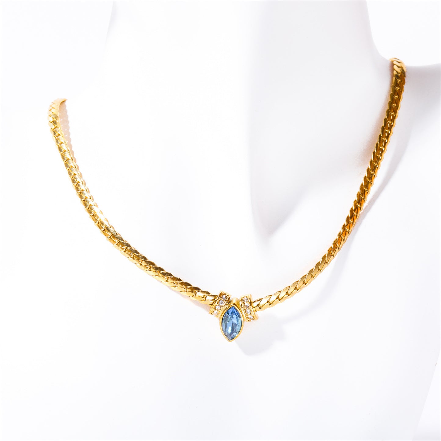Stainless steel horse eye snake bone necklace