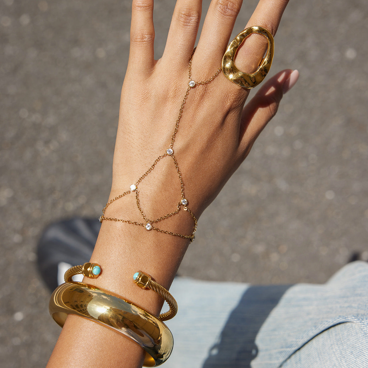 Titanium steel reticulated zircon finger bracelet