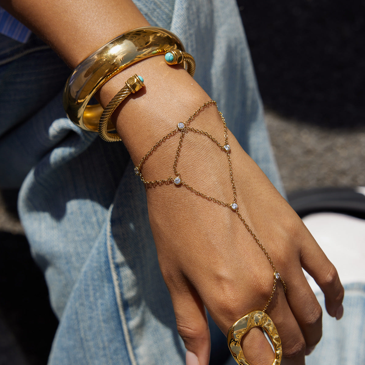 Titanium steel reticulated zircon finger bracelet