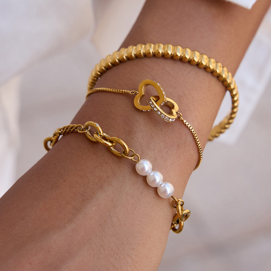 Stainless steel bracelet does not fade