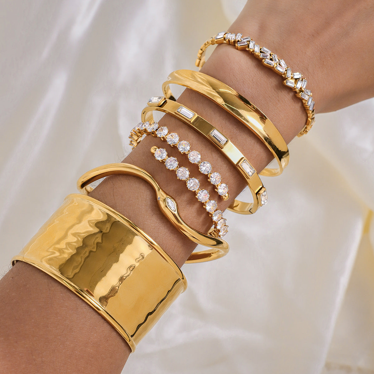 Stainless steel zircon bracelet open bracelet does not fade